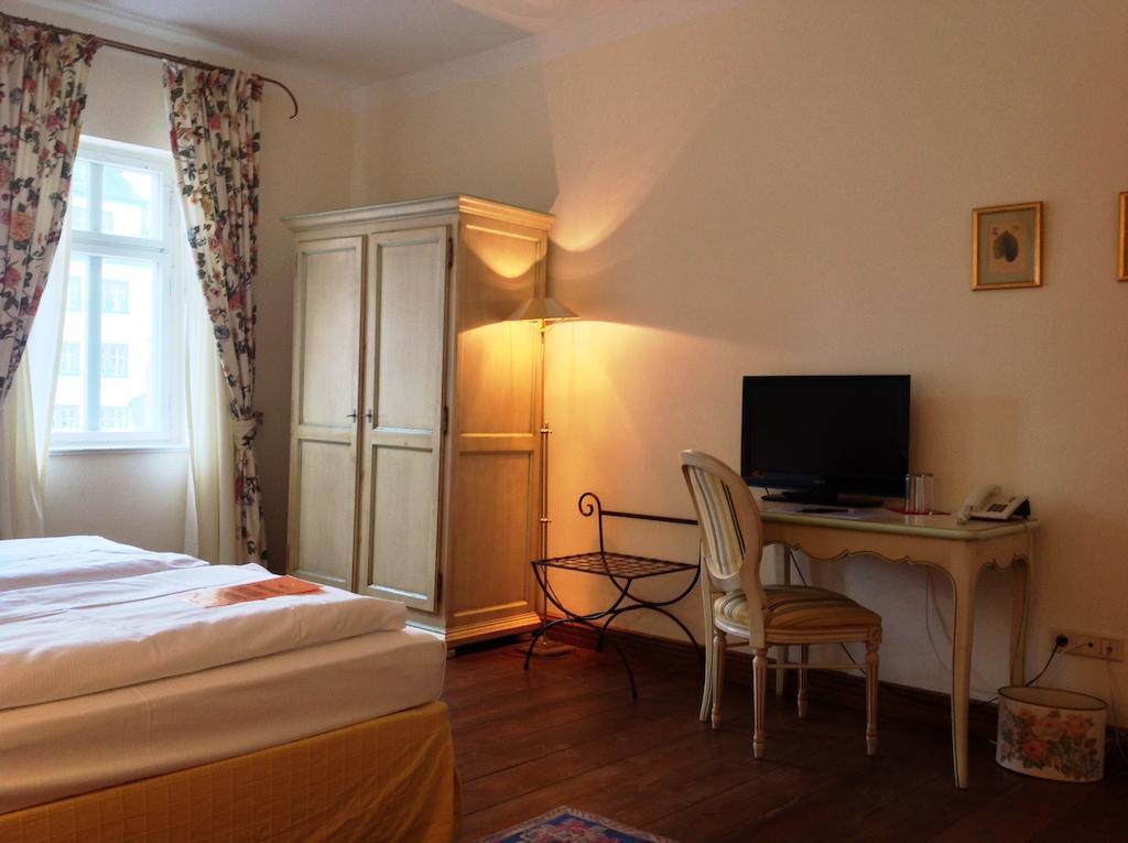 Hotel Adler Рудолщат Стая снимка