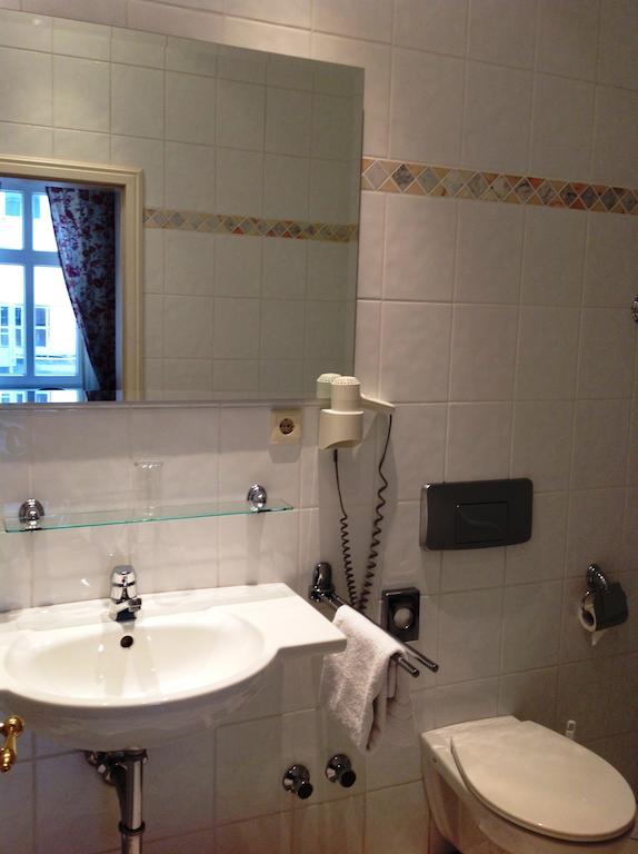 Hotel Adler Рудолщат Стая снимка